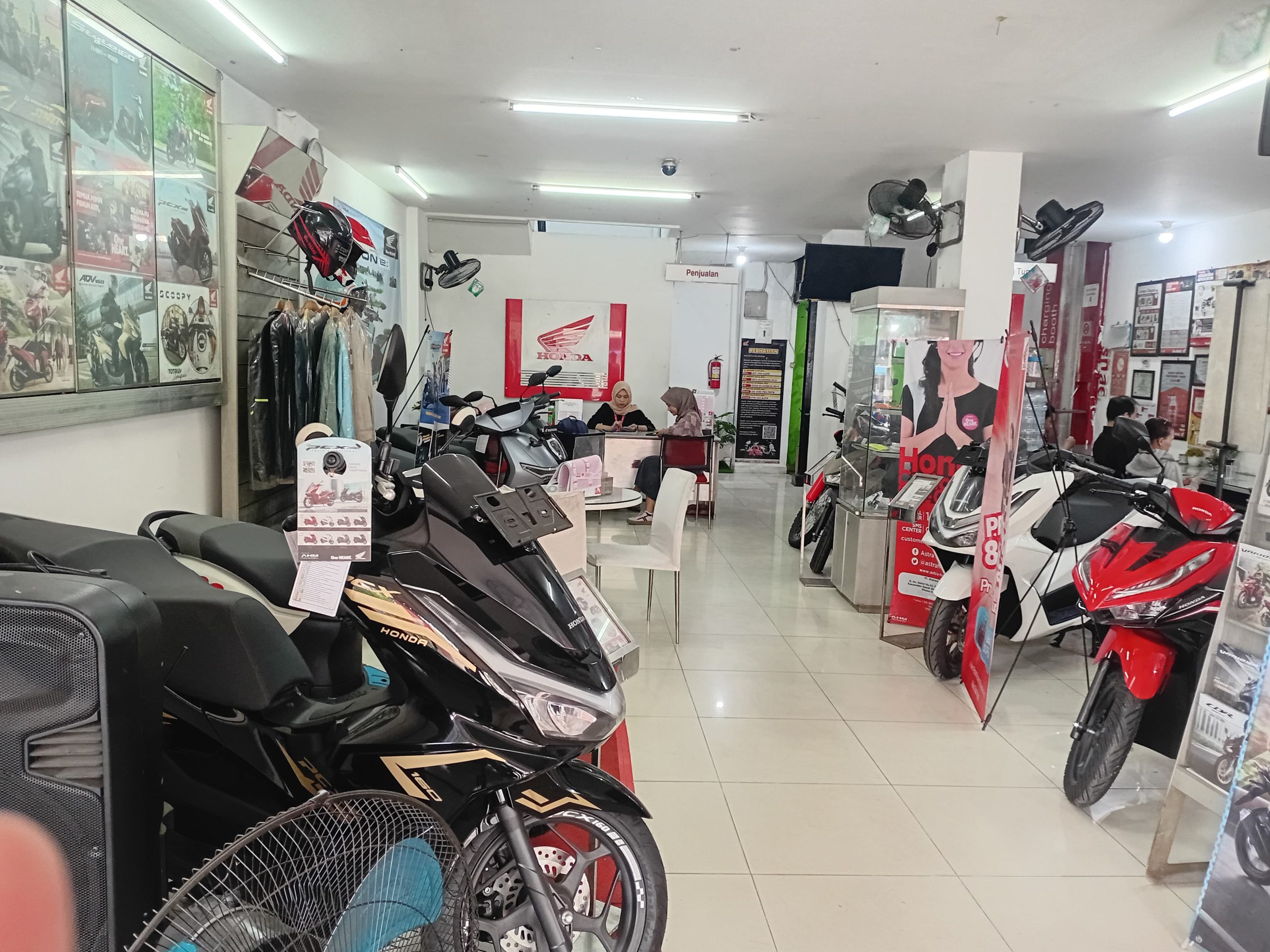 Showroom Dealer Bintang Motor Tangerang