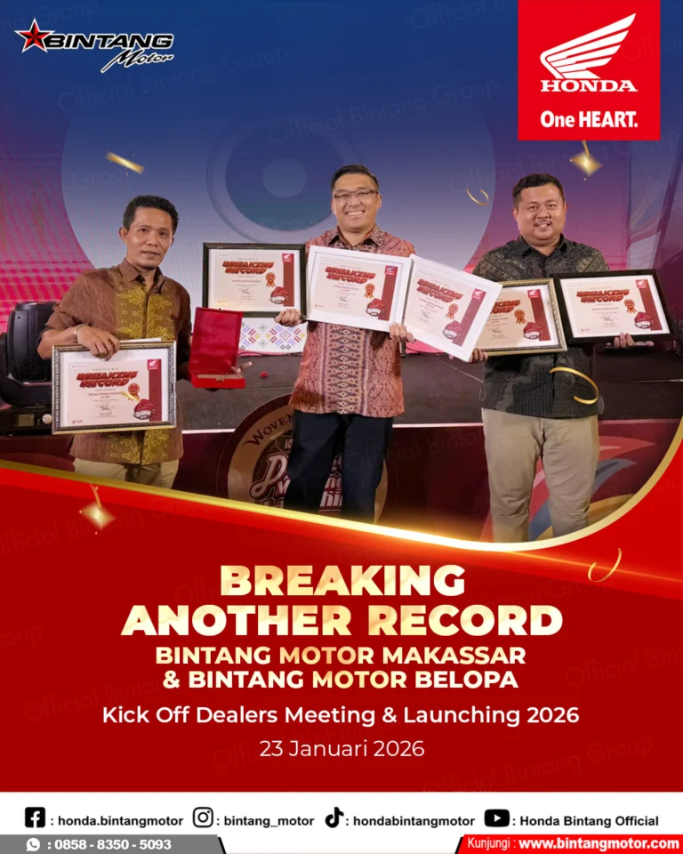 Tim Bintang Motor Makassar dan Belopa menerima penghargaan Breaking Another Record pada Kick Off Dealers Meeting Honda 2026